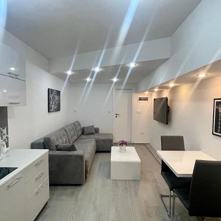 Apartment Diamond -Modern And Lovely Seaside Studio Apartment Kotor Buitenkant foto