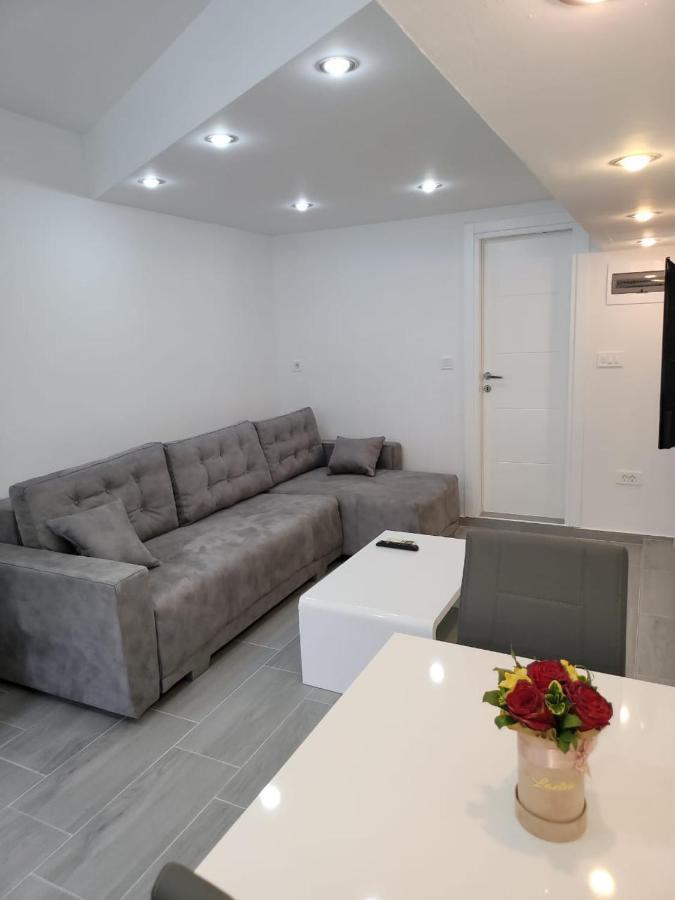 Apartment Diamond -Modern And Lovely Seaside Studio Apartment Kotor Buitenkant foto