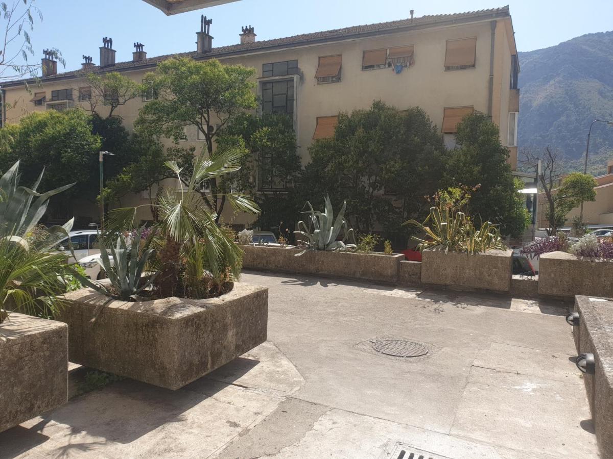 Apartment Diamond -Modern And Lovely Seaside Studio Apartment Kotor Buitenkant foto