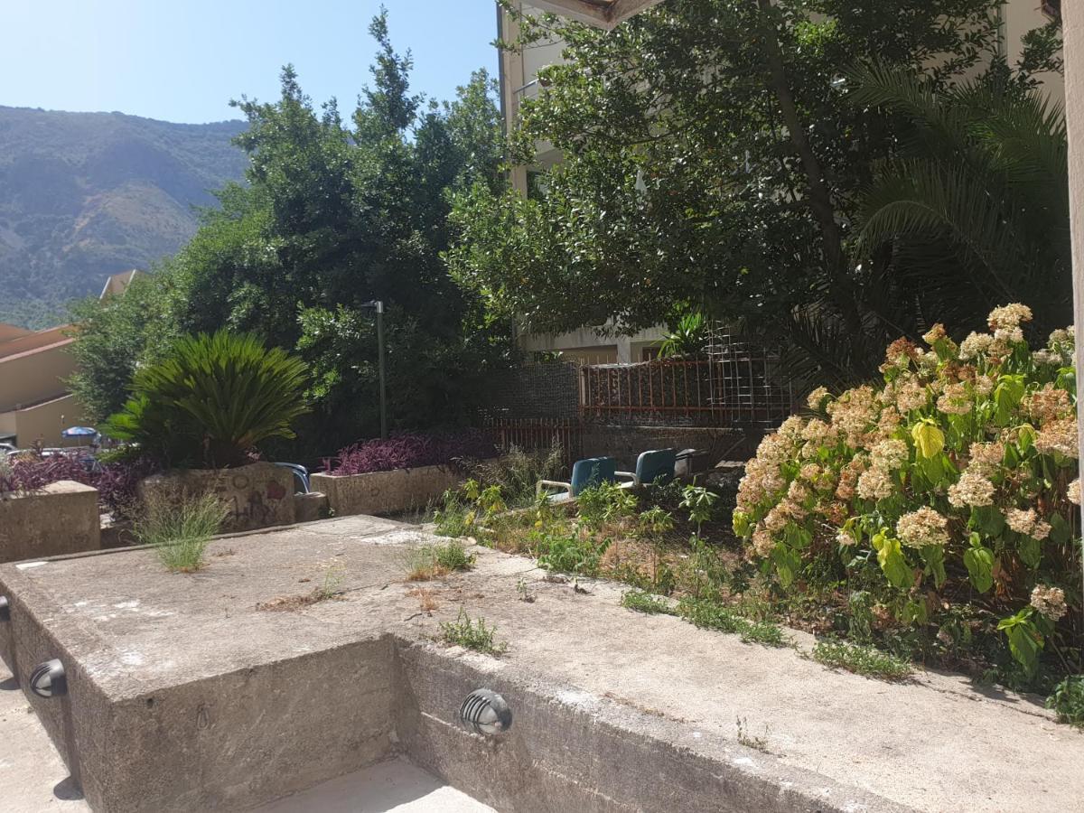 Apartment Diamond -Modern And Lovely Seaside Studio Apartment Kotor Buitenkant foto